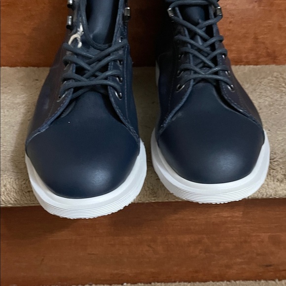 NWT Dr. Martens Blue High-Top Sneakers Size 12 U.S. - Picture 4 of 12